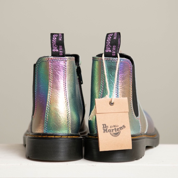 Dr. Martens Iridescent Rainbow Crinkle NEW Leather Chelsea Pull on Boots W7.5/Y6 - Picture 3 of 6